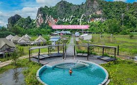 A Moment of Love...by Red Z @บ้านมุง เนินมะปราง